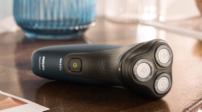 Philips S1121/41 Wet & Dry Electric Shaver Series 1000